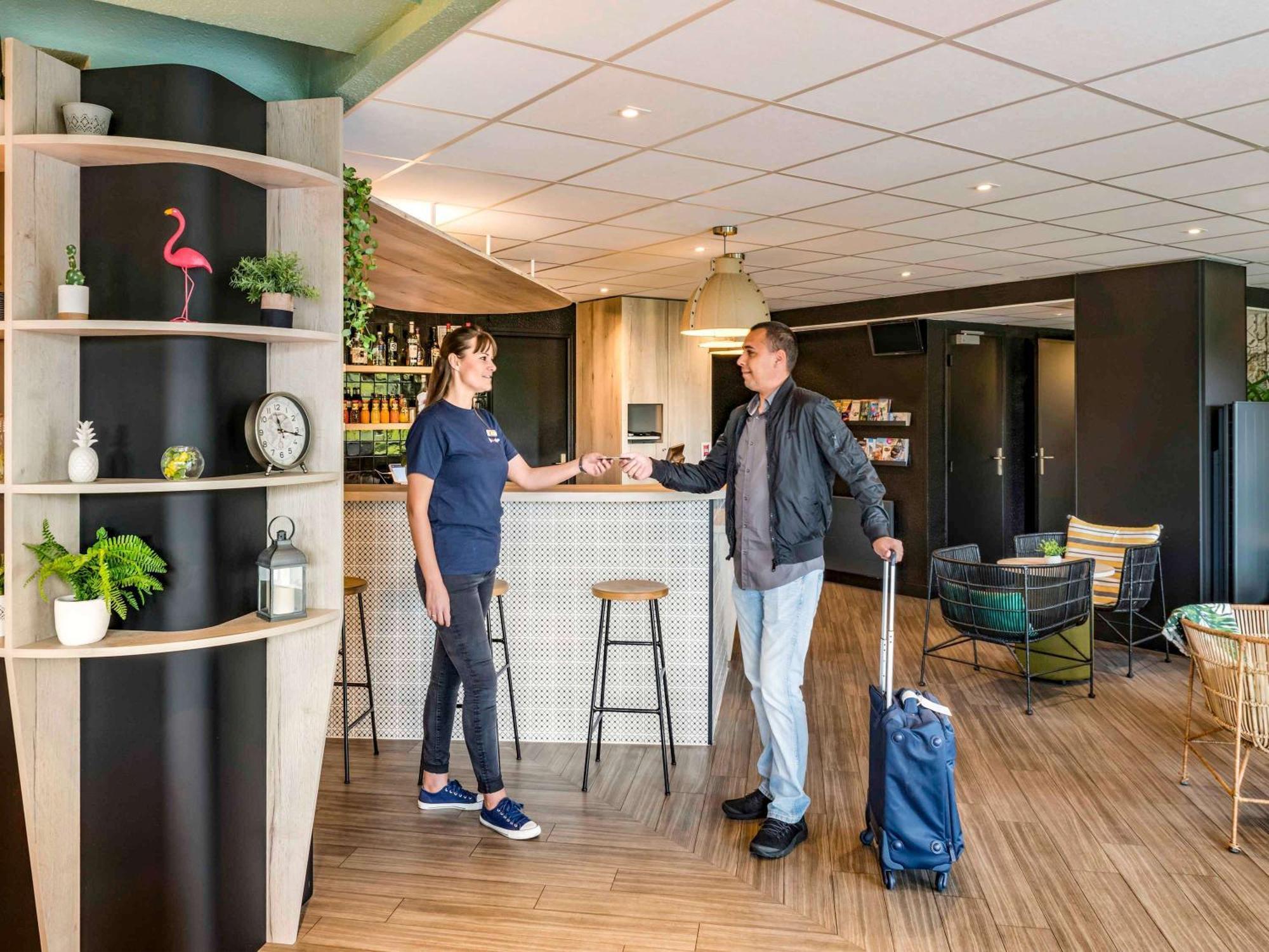 ไอบิส เครย-ซูร์-อวส Hotel Villers-Saint-Paul ภายนอก รูปภาพ