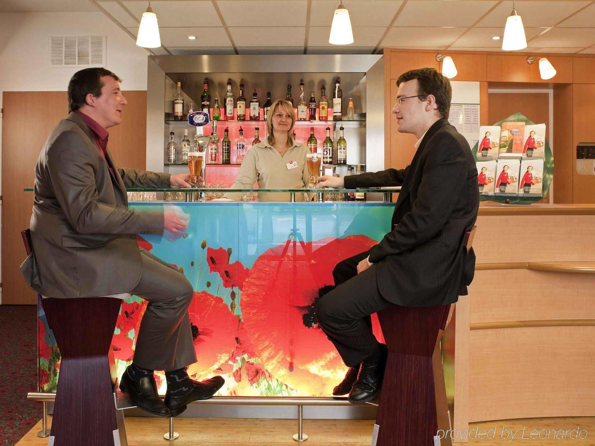 ไอบิส เครย-ซูร์-อวส Hotel Villers-Saint-Paul ภายนอก รูปภาพ