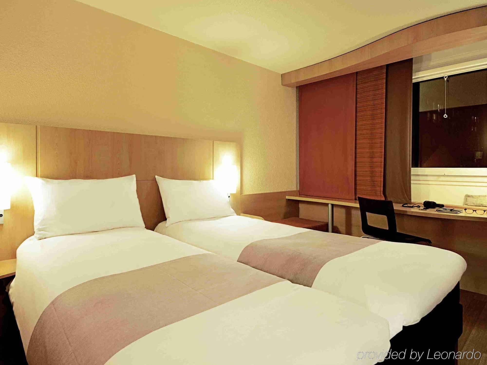 ไอบิส เครย-ซูร์-อวส Hotel Villers-Saint-Paul ภายนอก รูปภาพ
