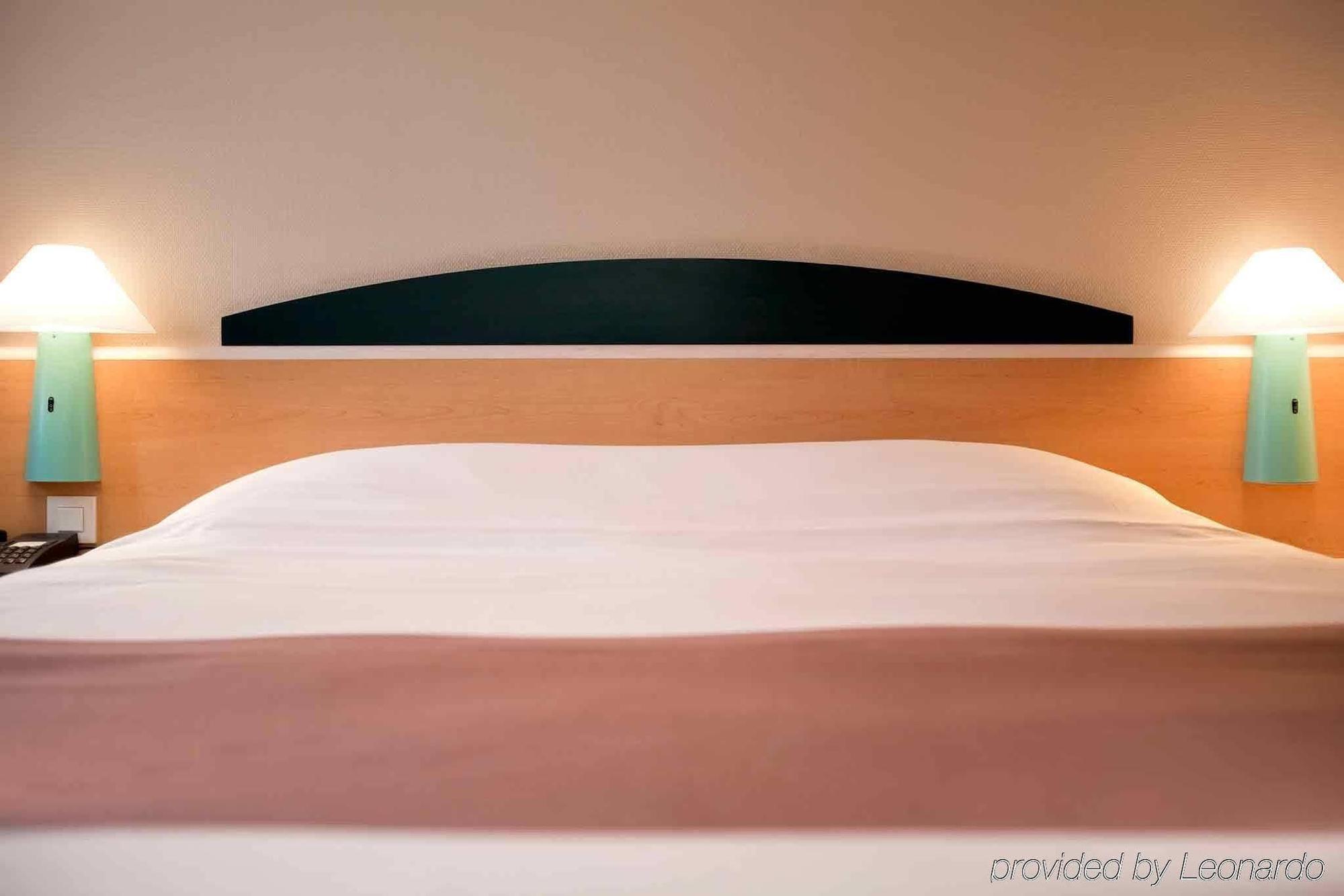 ไอบิส เครย-ซูร์-อวส Hotel Villers-Saint-Paul ภายนอก รูปภาพ